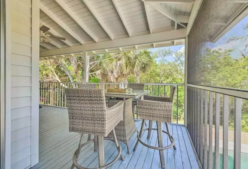 Canalfront Anna Maria Cottage W/ Pool & Hot Tub!