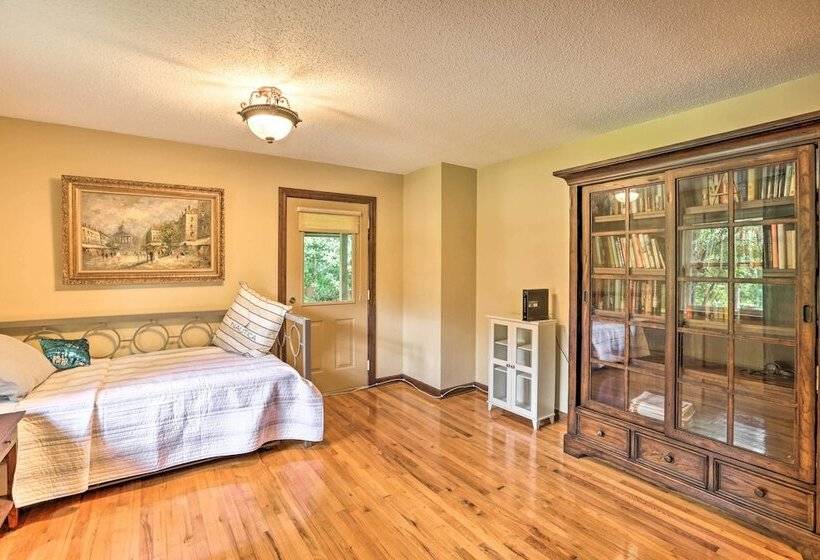 Charming Tallahassee Family Hideaway: 5 Mi To Fsu!