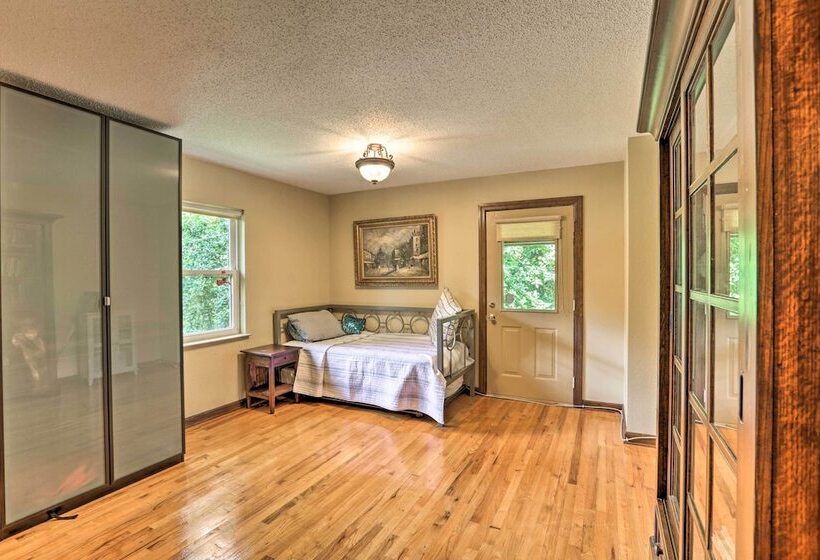 Charming Tallahassee Family Hideaway: 5 Mi To Fsu!