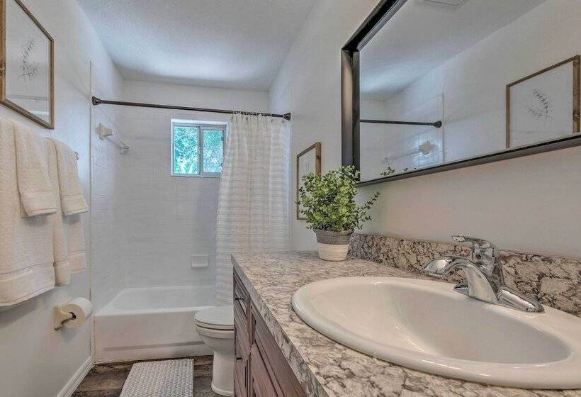 Cozy Home, ~ 8 Mi To World Equestrian Center