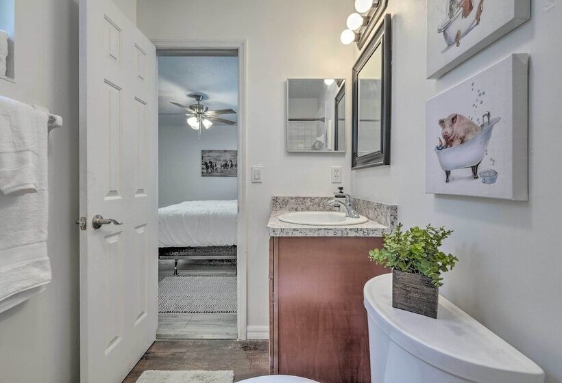 Cozy Home, ~ 8 Mi To World Equestrian Center