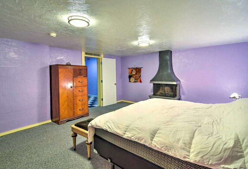 Downtown Anchorage Home, 1 Block To Coastal Trail!