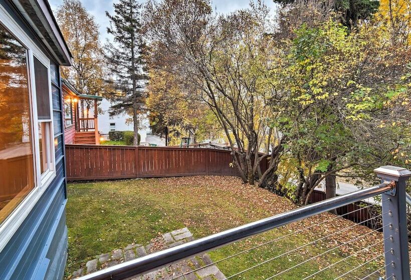 Downtown Anchorage Home, 1 Block To Coastal Trail!