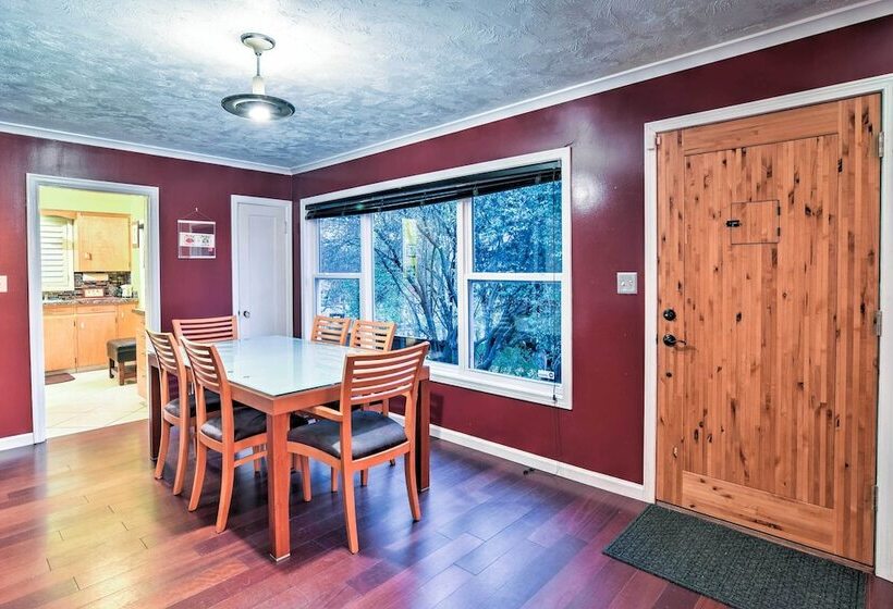 Downtown Anchorage Home, 1 Block To Coastal Trail!