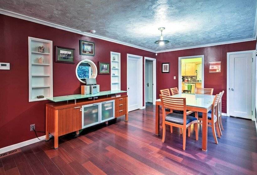 Downtown Anchorage Home, 1 Block To Coastal Trail!