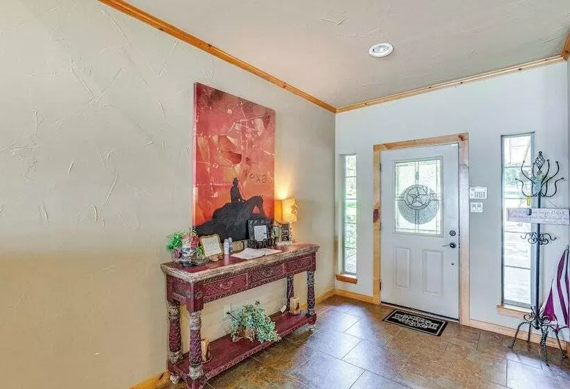 Views & Private Dock: Lakefront Eustace House!