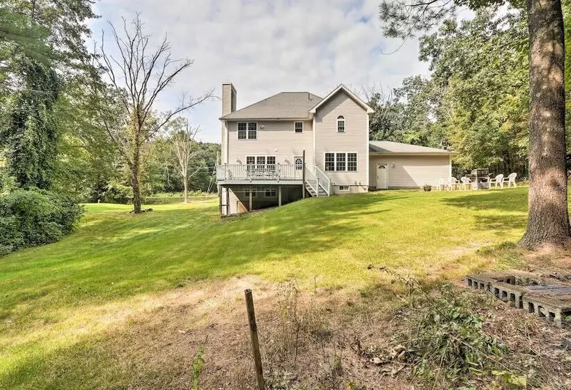 Granby Home W/ Deck < 1/2 Mi To Aldrich Lake!