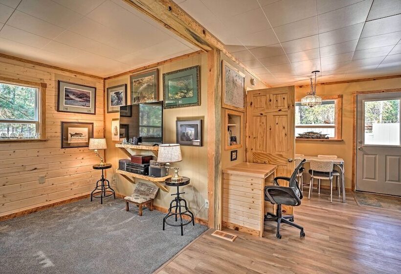 High Lakes Hideaway:  La Pine Fishing Cabin!