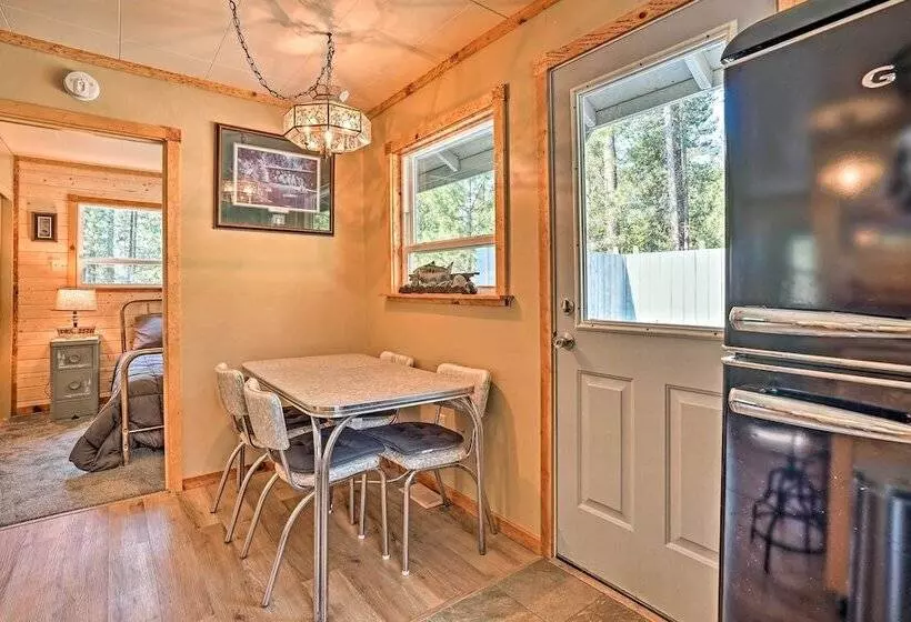 High Lakes Hideaway:  La Pine Fishing Cabin!