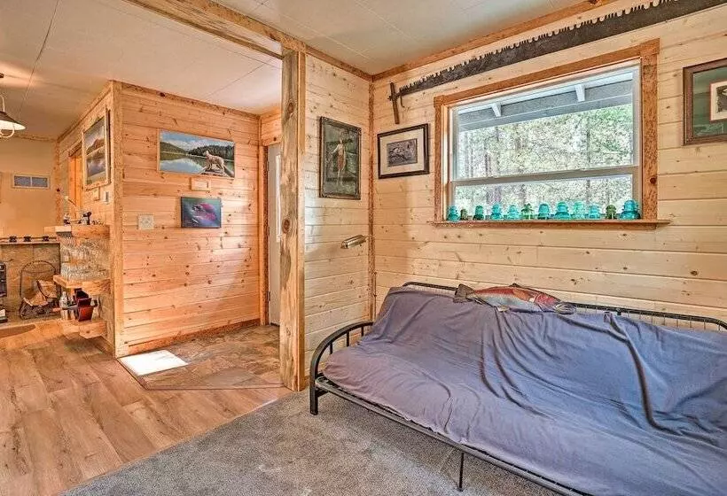 High Lakes Hideaway:  La Pine Fishing Cabin!