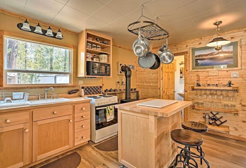 High Lakes Hideaway:  La Pine Fishing Cabin!