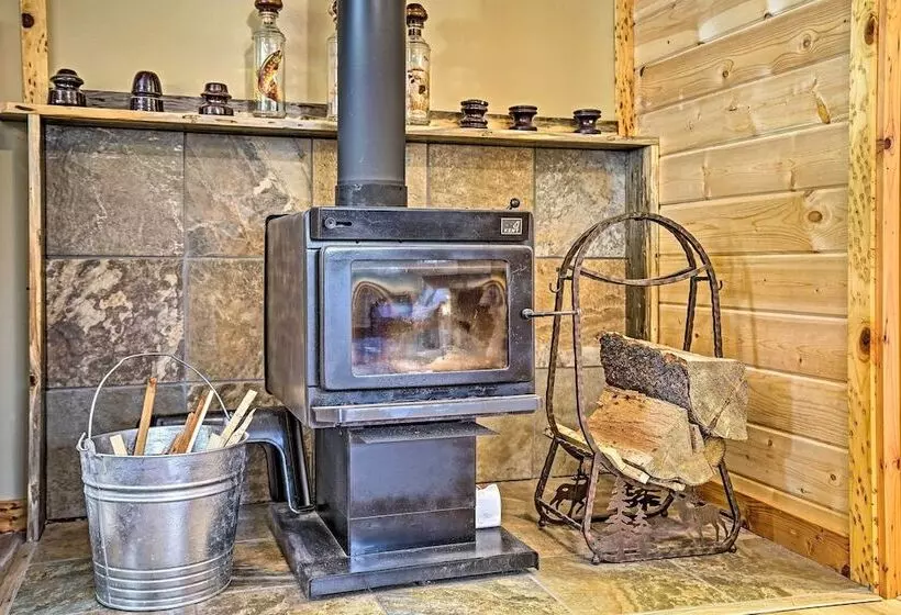 High Lakes Hideaway:  La Pine Fishing Cabin!