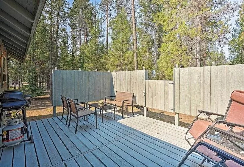High Lakes Hideaway:  La Pine Fishing Cabin!