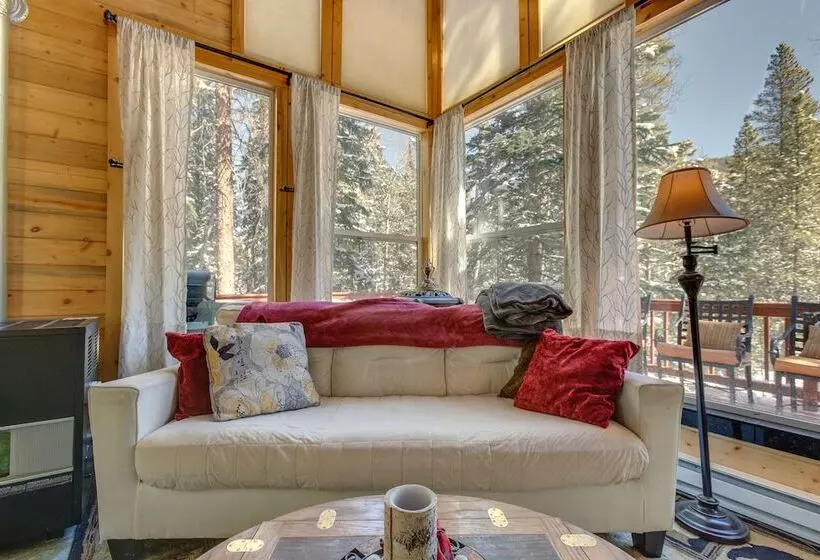 Idaho Springs Cabin W/ Hot Tub On Half Acre!