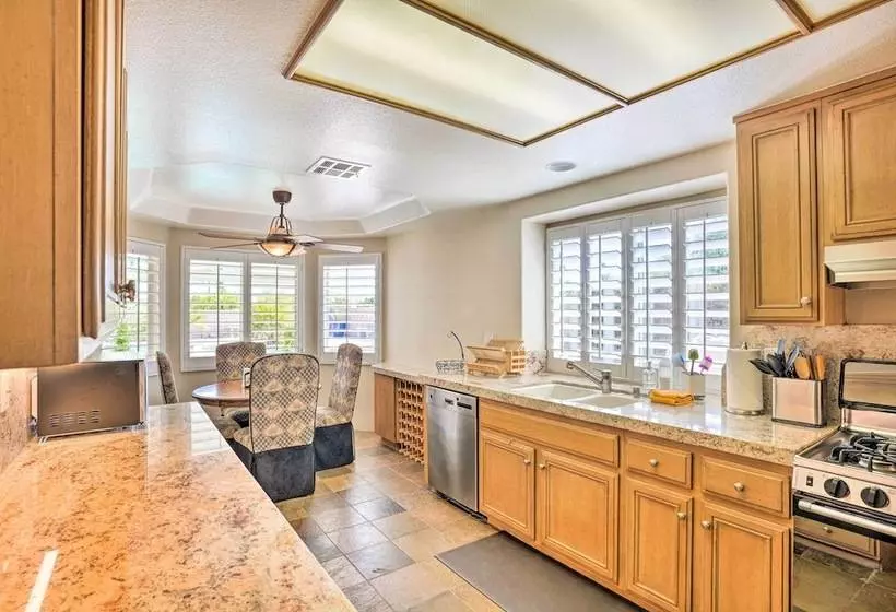 Indian Wells Oasis W/ Pool: Walk To Tennis Garden!