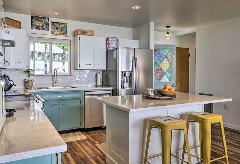 Irish Beach Cottage W/ Beach Access & Ocean Views