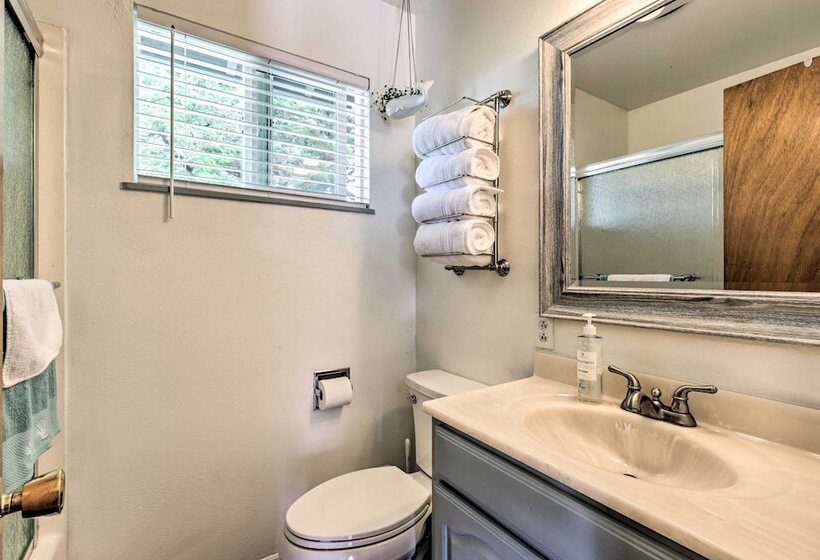 Irish Beach Cottage W/ Beach Access & Ocean Views