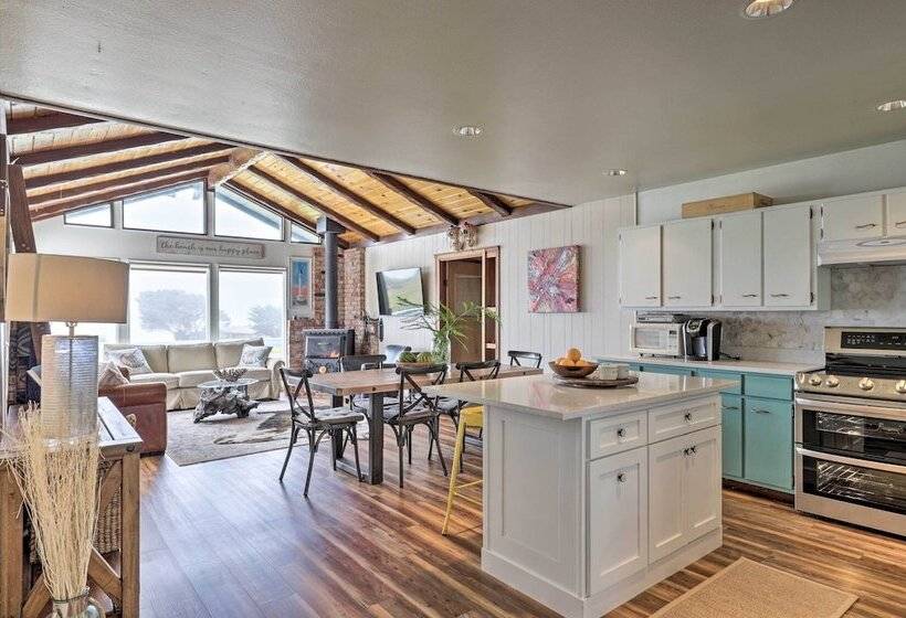 Irish Beach Cottage W/ Beach Access & Ocean Views