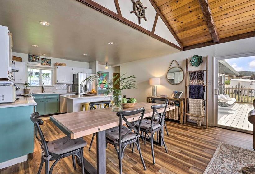 Irish Beach Cottage W/ Beach Access & Ocean Views