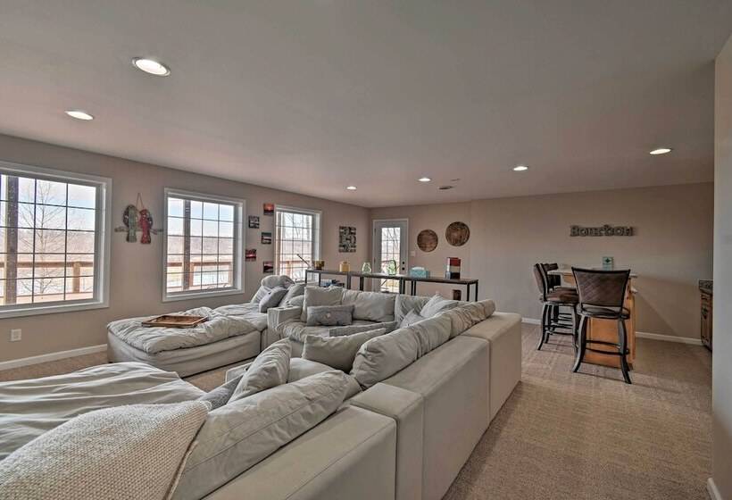 Lakefront Retreat W/ Views, Near Mammoth Cave!