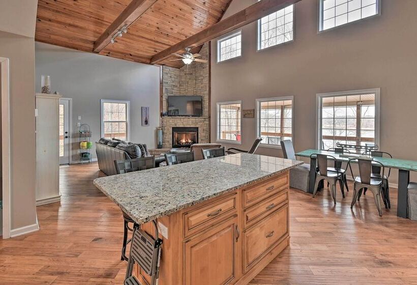 Lakefront Retreat W/ Views, Near Mammoth Cave!