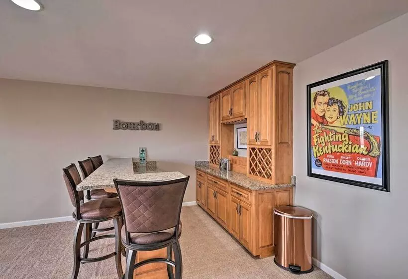 Lakefront Retreat W/ Views, Near Mammoth Cave!