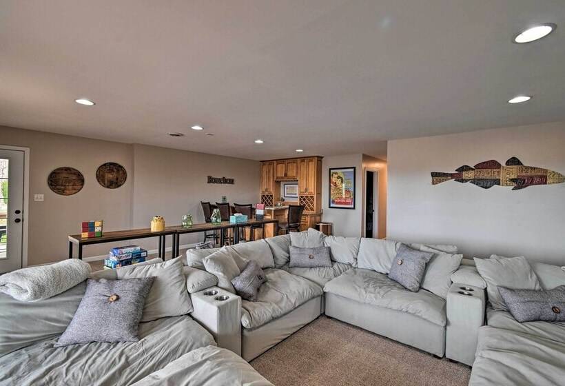 Lakefront Retreat W/ Views, Near Mammoth Cave!