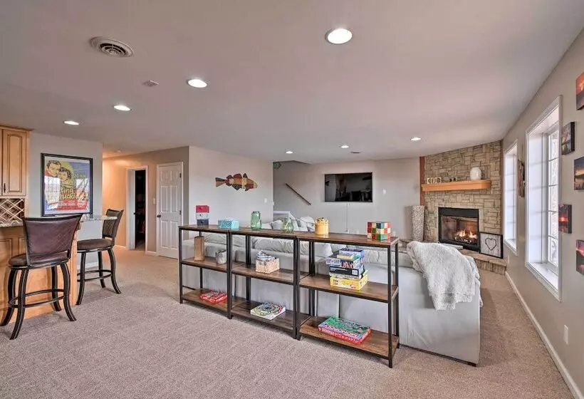 Lakefront Retreat W/ Views, Near Mammoth Cave!