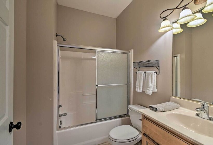 Lakefront Retreat W/ Views, Near Mammoth Cave!