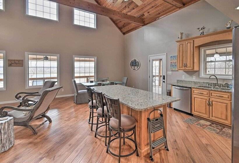 Lakefront Retreat W/ Views, Near Mammoth Cave!