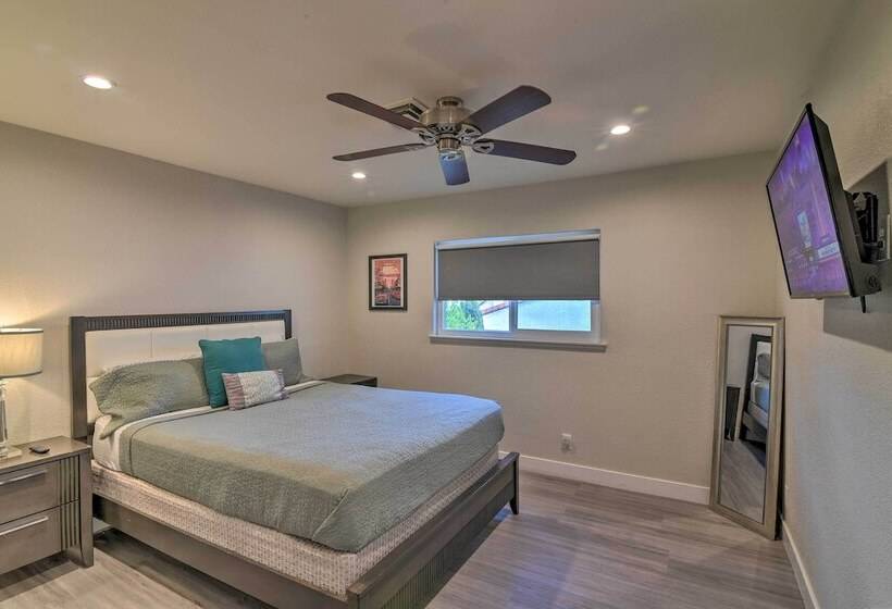 Las Vegas House W/ Pool & Hot Tub   1 Mi To Strip!