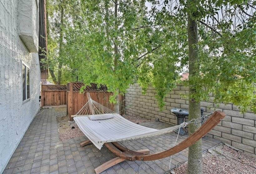 Las Vegas House W/ Pool & Hot Tub   1 Mi To Strip!