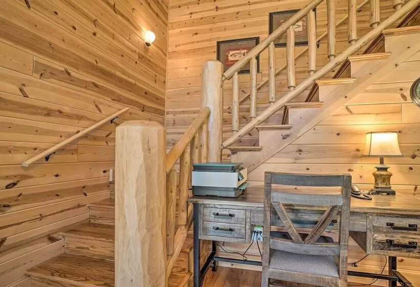 Hayesville Cabin W/ Game Room & Mtn Views!