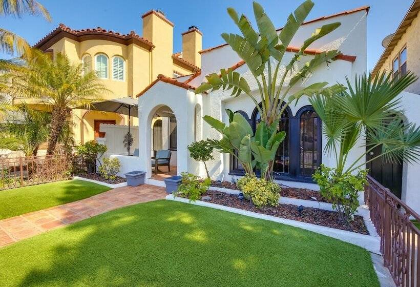 Long Beach Vacation Rental: Walk To Beach & Shops
