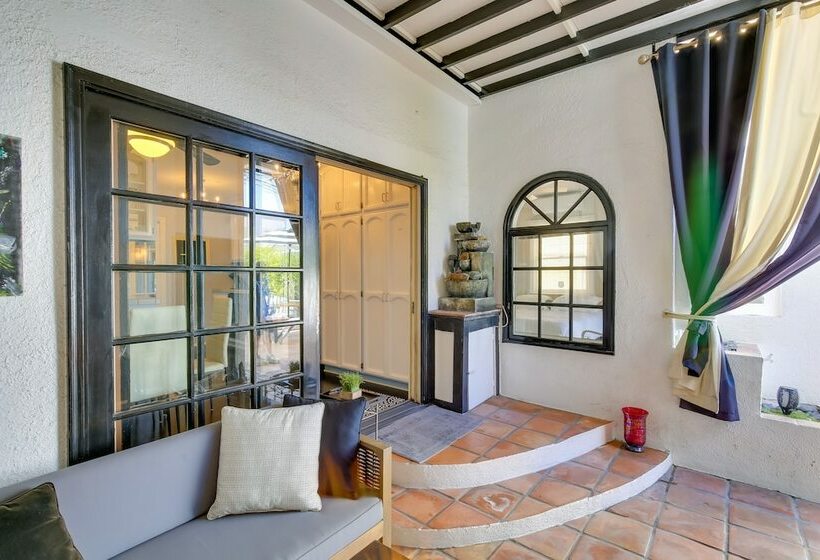 Long Beach Vacation Rental: Walk To Beach & Shops