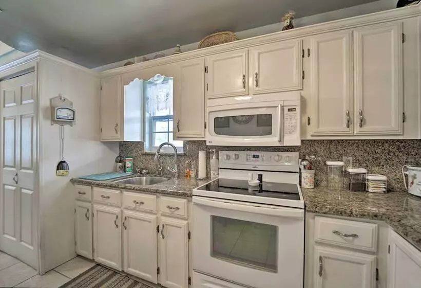 Deck & Pool Access: Long Island Village Escape!