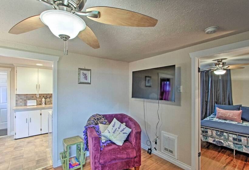 Lovely Tacoma Cottage W/ Fire Pit, Near Dtwn!