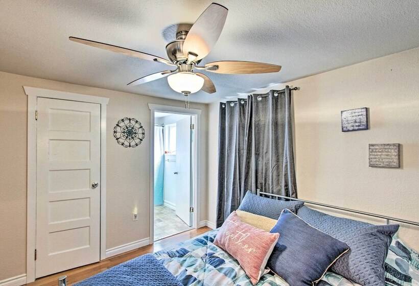 Lovely Tacoma Cottage W/ Fire Pit, Near Dtwn!