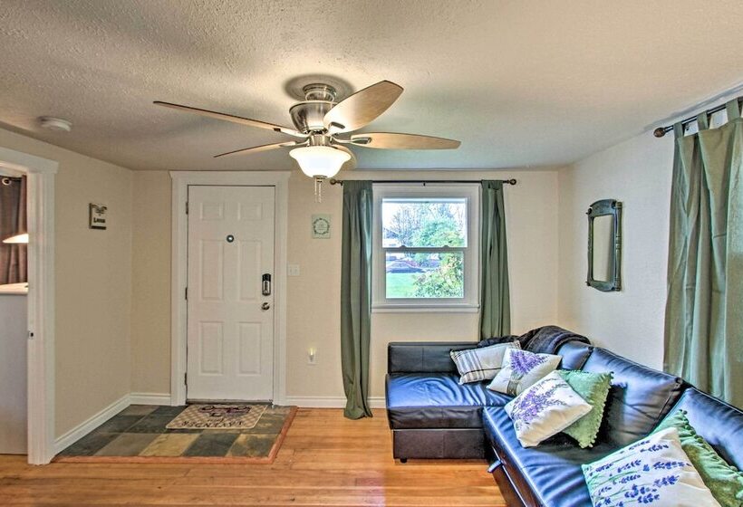 Lovely Tacoma Cottage W/ Fire Pit, Near Dtwn!