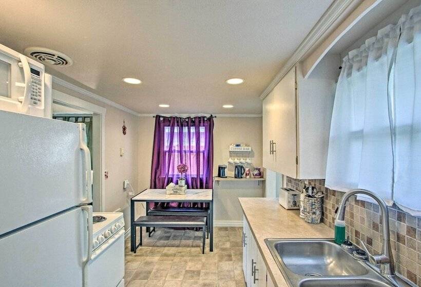 Lovely Tacoma Cottage W/ Fire Pit, Near Dtwn!