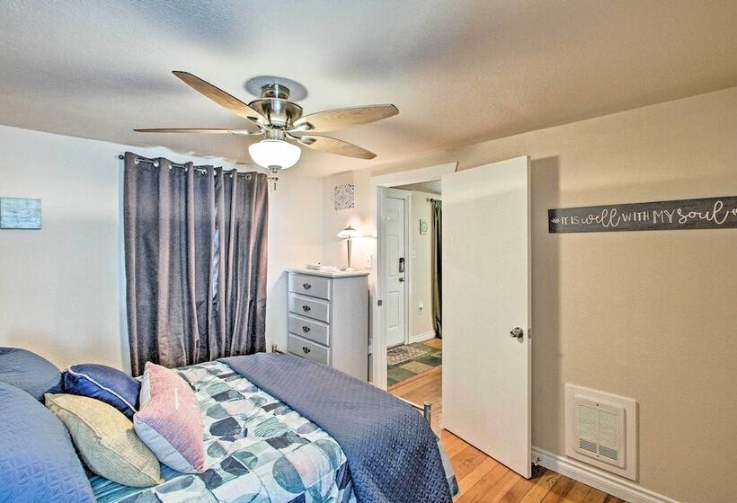 Lovely Tacoma Cottage W/ Fire Pit, Near Dtwn!