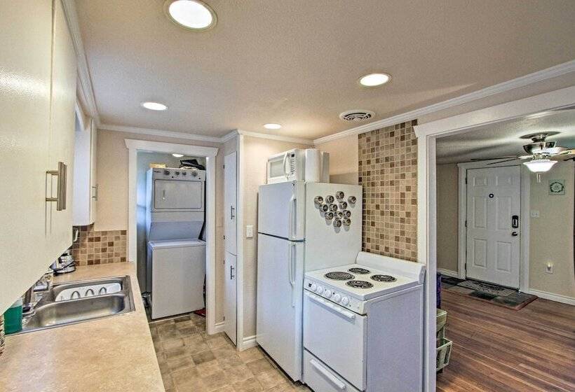 Lovely Tacoma Cottage W/ Fire Pit, Near Dtwn!