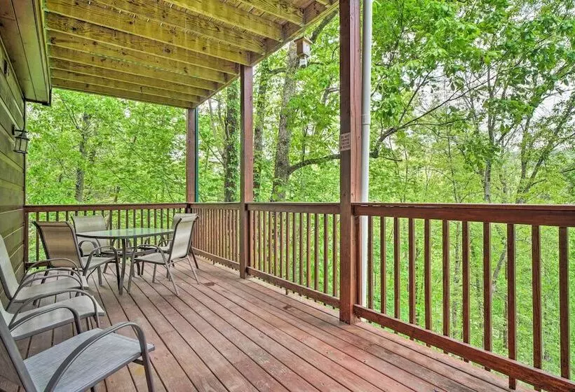 Pigeon Forge Cabin: Sauna, Saltwater Pool & Views!