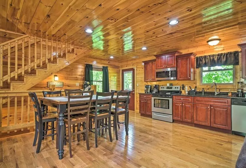 Pigeon Forge Cabin: Sauna, Saltwater Pool & Views!