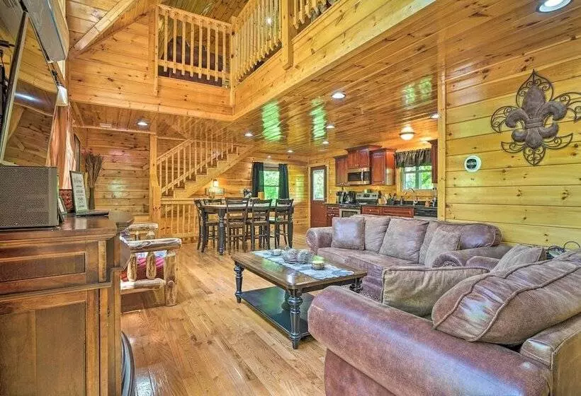 Pigeon Forge Cabin: Sauna, Saltwater Pool & Views!