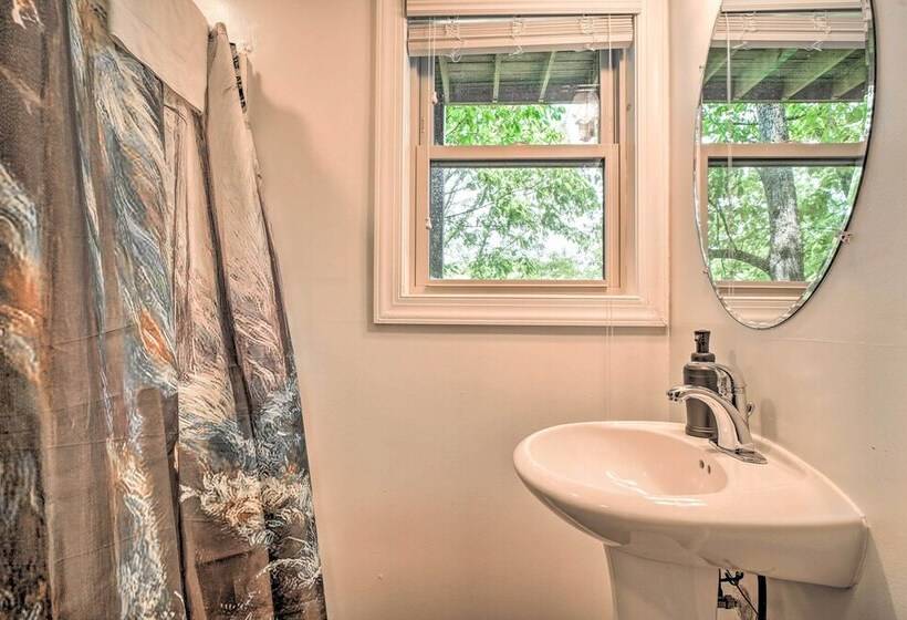 Pigeon Forge Cabin: Sauna, Saltwater Pool & Views!