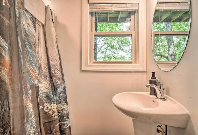 Pigeon Forge Cabin: Sauna, Saltwater Pool & Views!