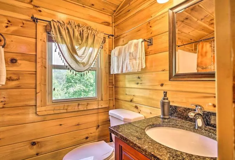 Pigeon Forge Cabin: Sauna, Saltwater Pool & Views!