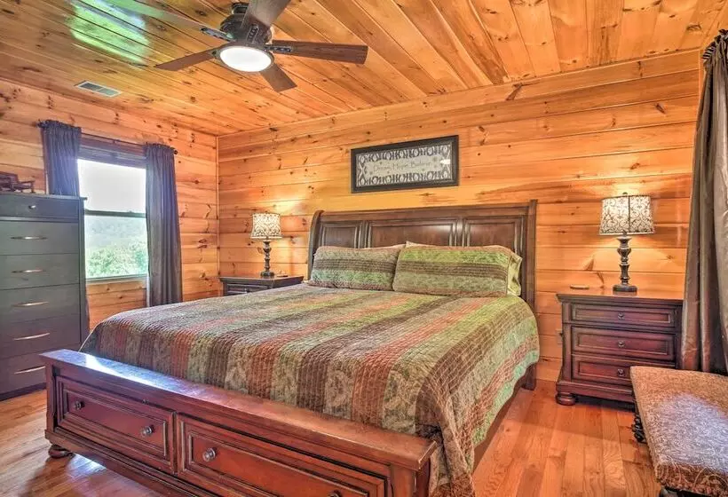 Pigeon Forge Cabin: Sauna, Saltwater Pool & Views!