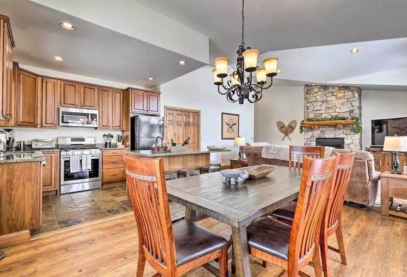 Luxe Rocky Mtn Retreat W/ Hot Tub   By Winter Park